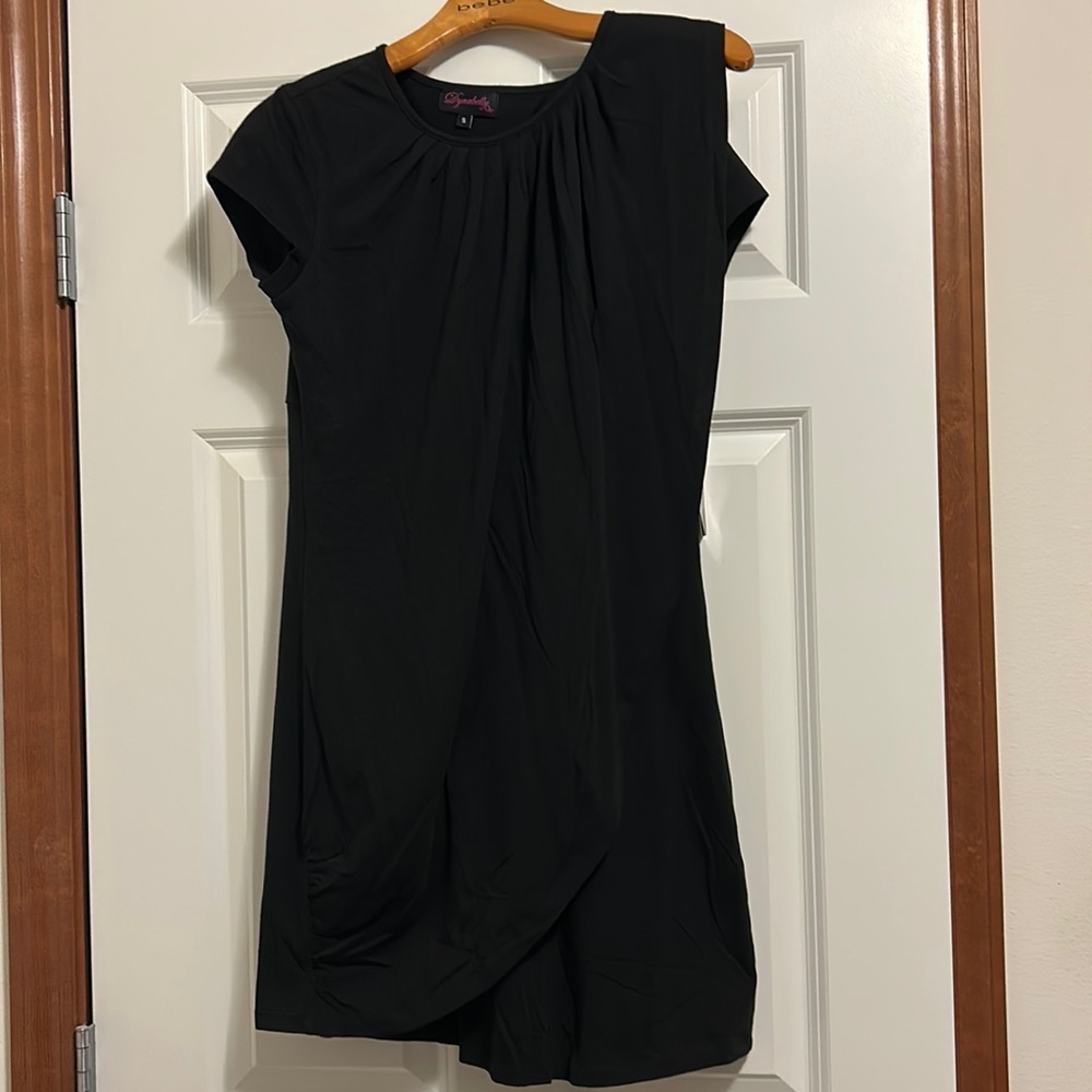New with tag - Dynabelly maternity/nursing dress. Size S